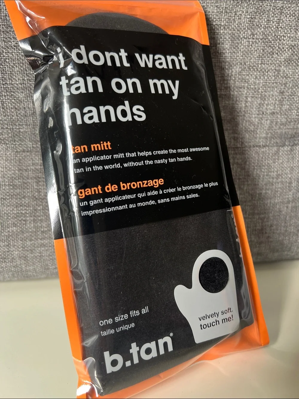 b.tan Velvet Self-Tan Mitt — Black